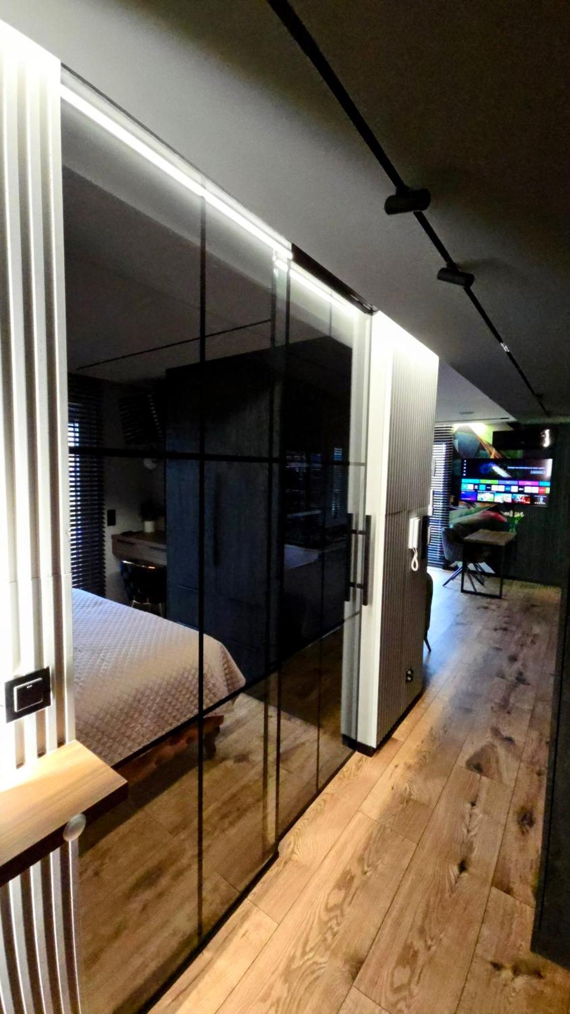 Apartament Dark Prestige New ! - Dostep 24H, Projektor , Garaz Podziemny , Klimatyzacja , Duzy Taras Kielce Exterior photo